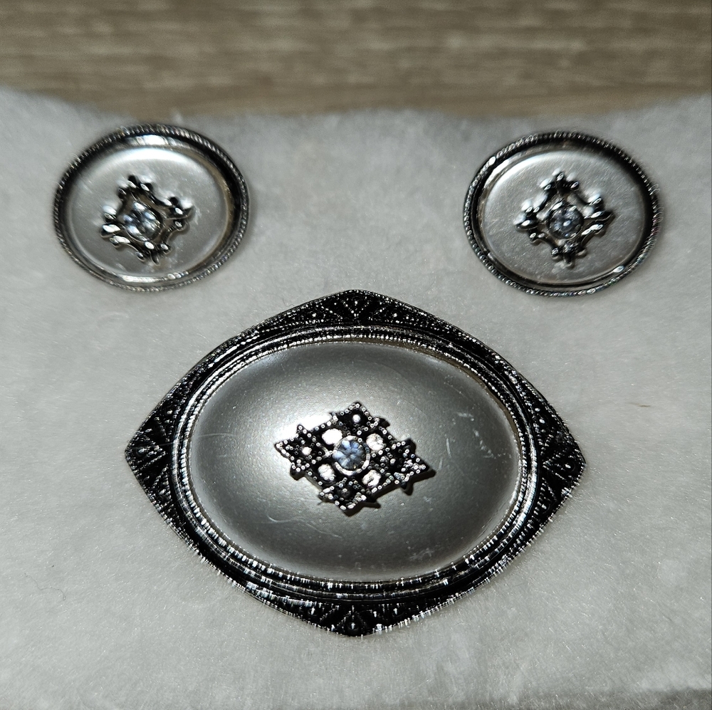 Vintage Avon Satiny Pearl & Rhinestone Brooch/Pendant and Earring Set. - Picture 3 of 4
